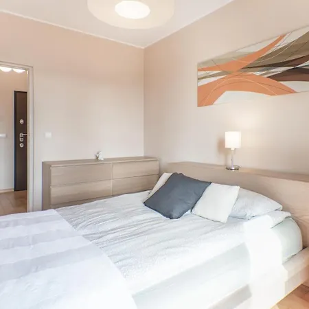 Citystay Szafarnia Apartment *